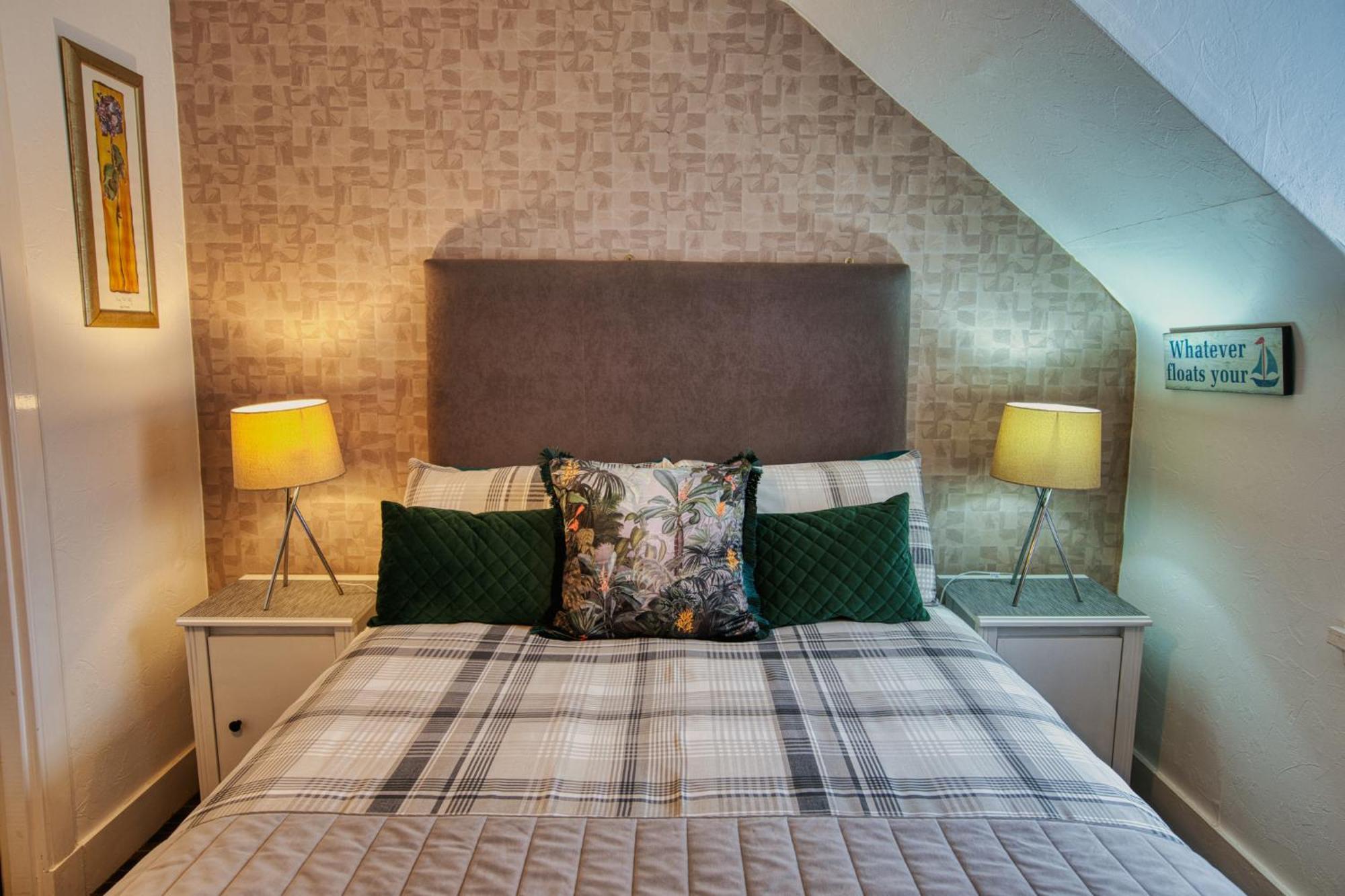 Pitfaranne Guest House Inverness Bagian luar foto