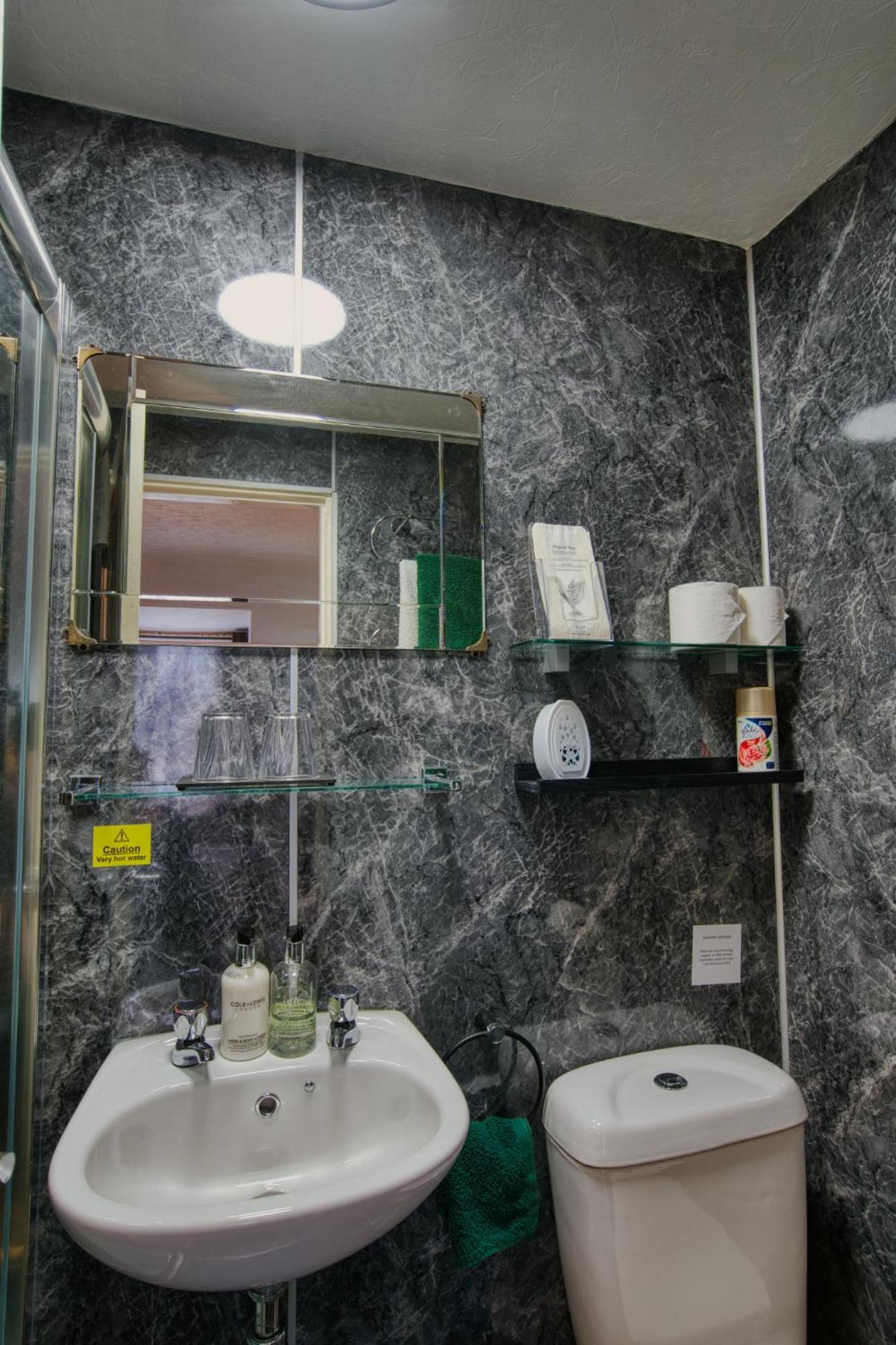 Pitfaranne Guest House Inverness Bagian luar foto
